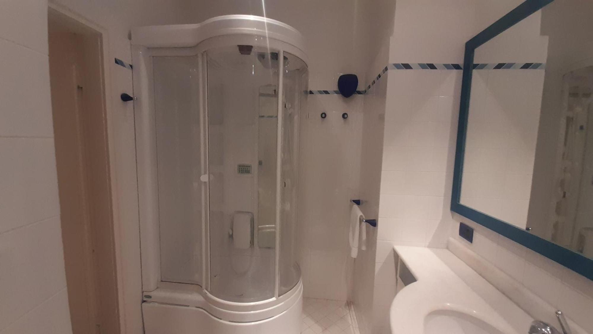 Azeglio Smart Apartment - Twa Bologna Luaran gambar